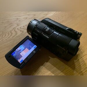 Sony HandyCam Camcorder + Bag